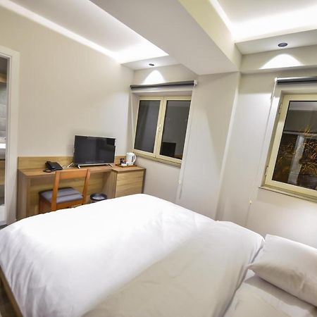 Baron Boutique Hotel Yerevan Exterior foto