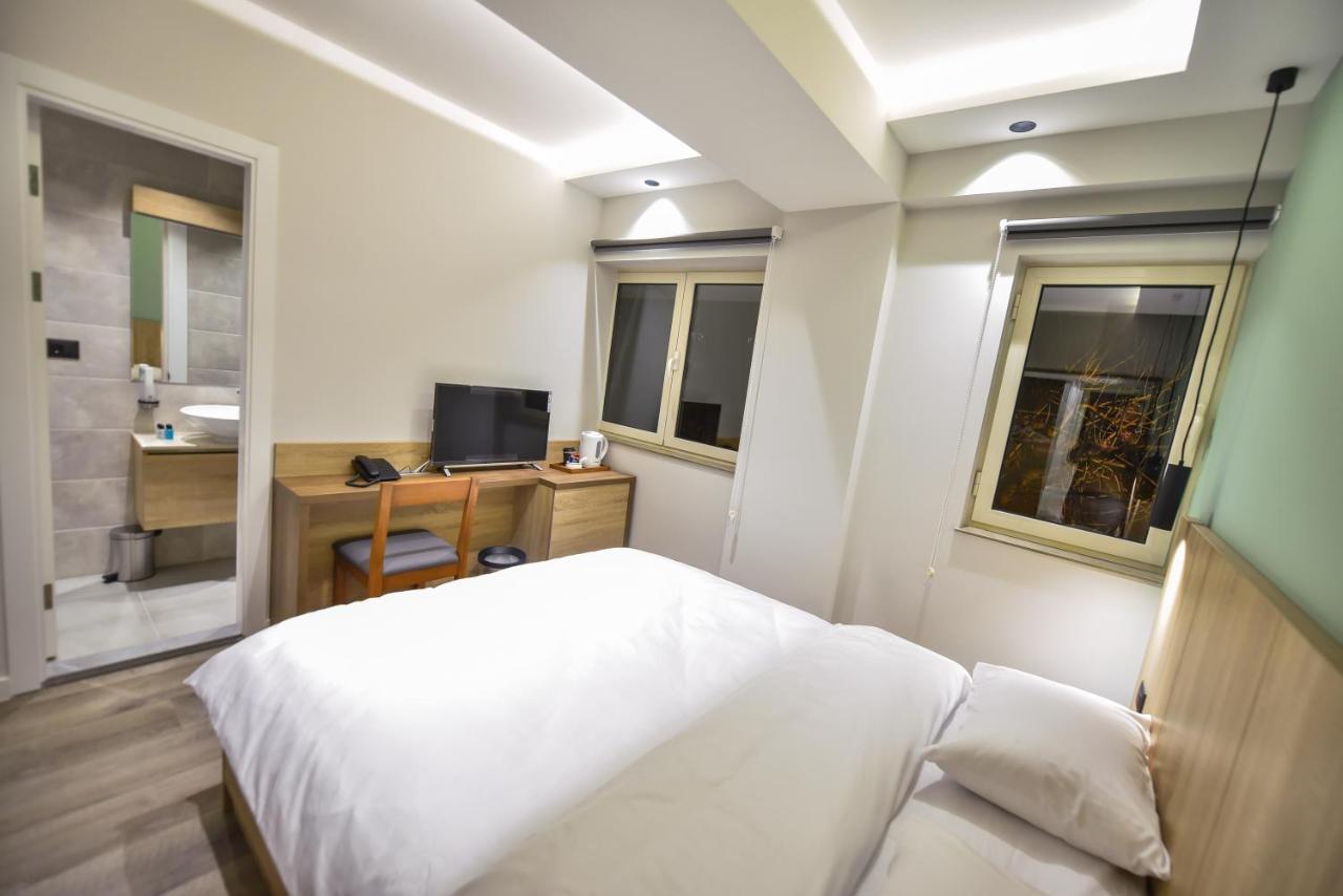 Baron Boutique Hotel Yerevan Exterior foto